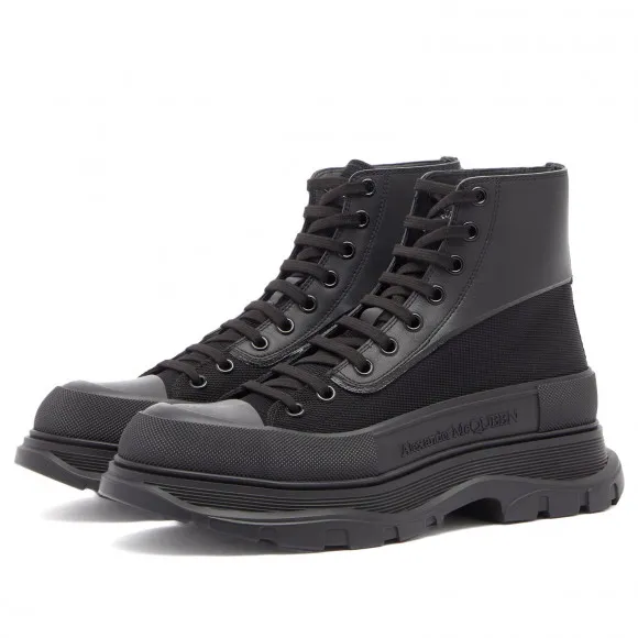 Alexander McQueen Men's Tread Slick Boot in Black