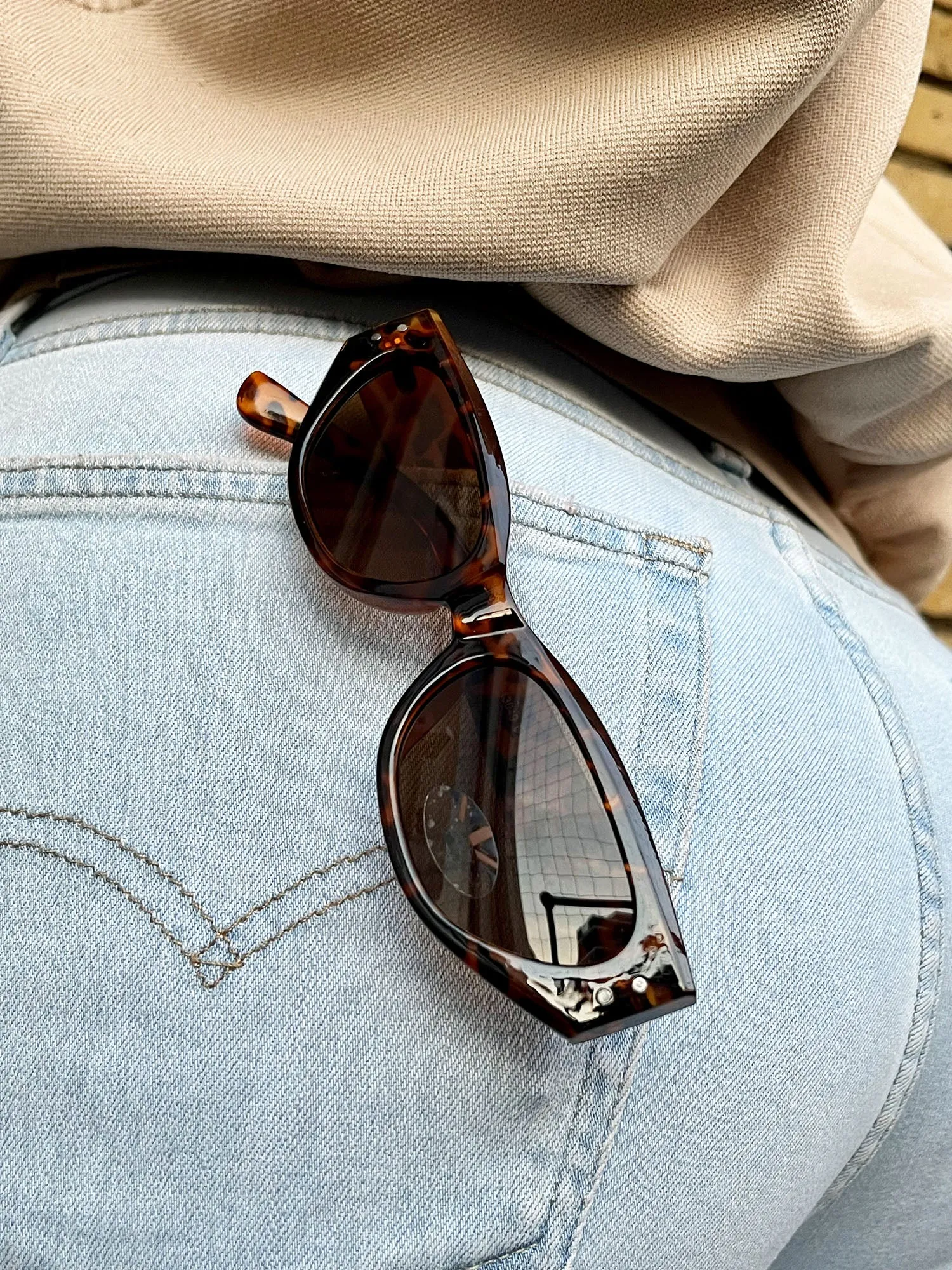 Classic Oval Sunglasses