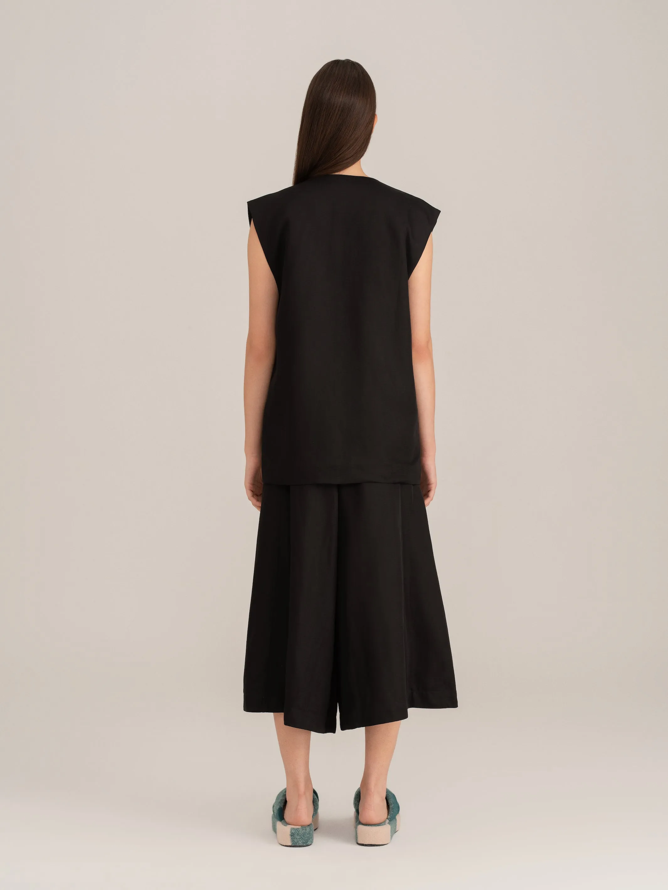 Long Line Vest in Black