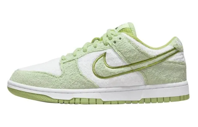 Nike dunk low fleece green