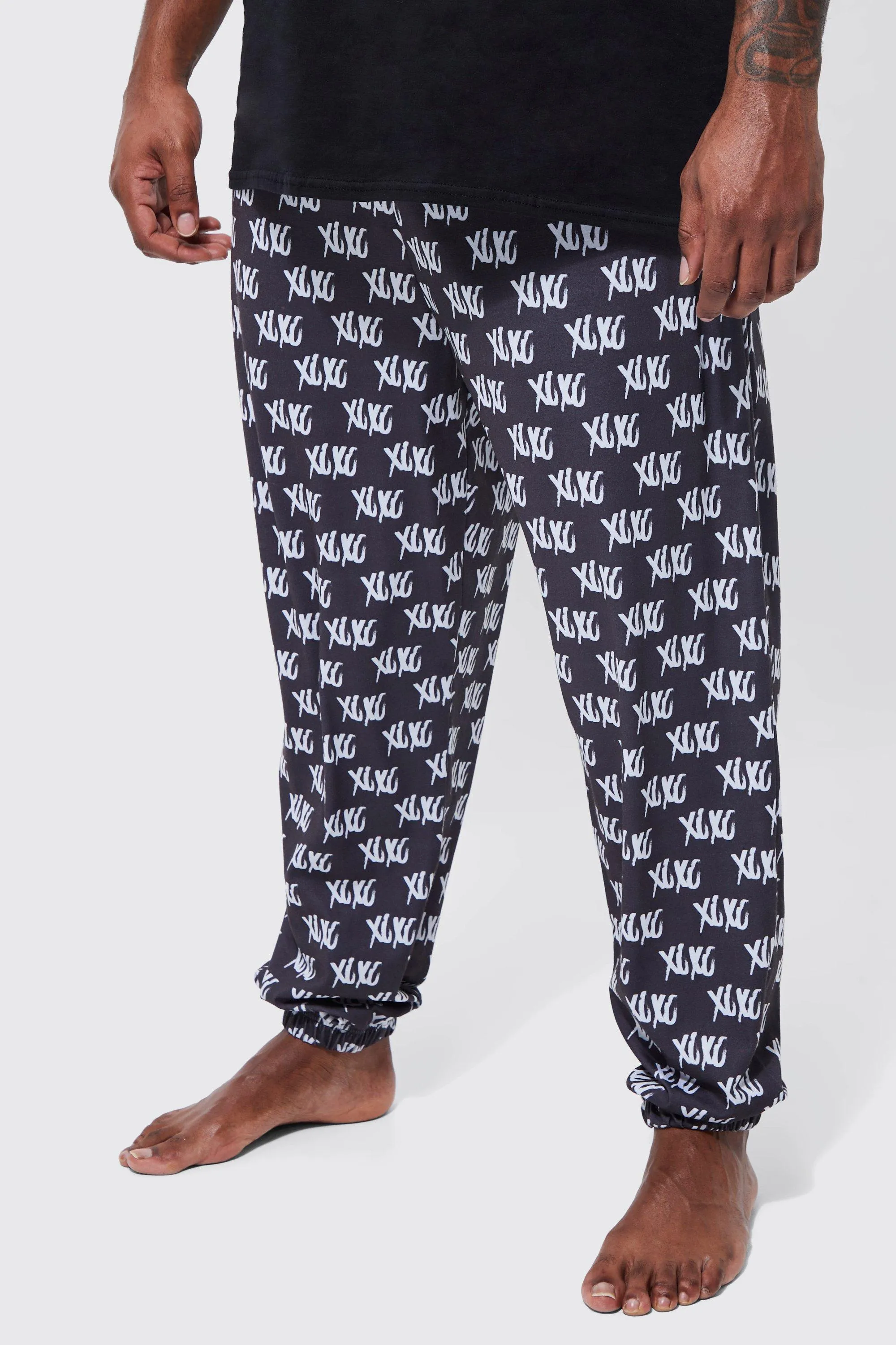 Plus Hugs & Kisses Printed Lounge Joggers