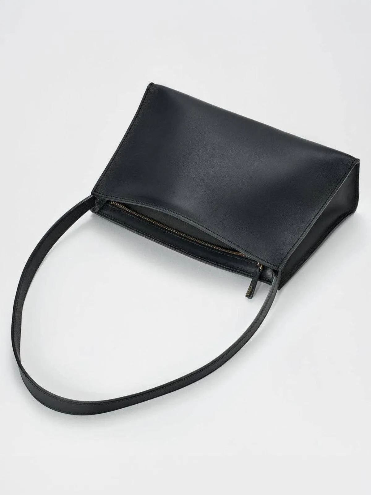 The Line Shoulder Bag - Black