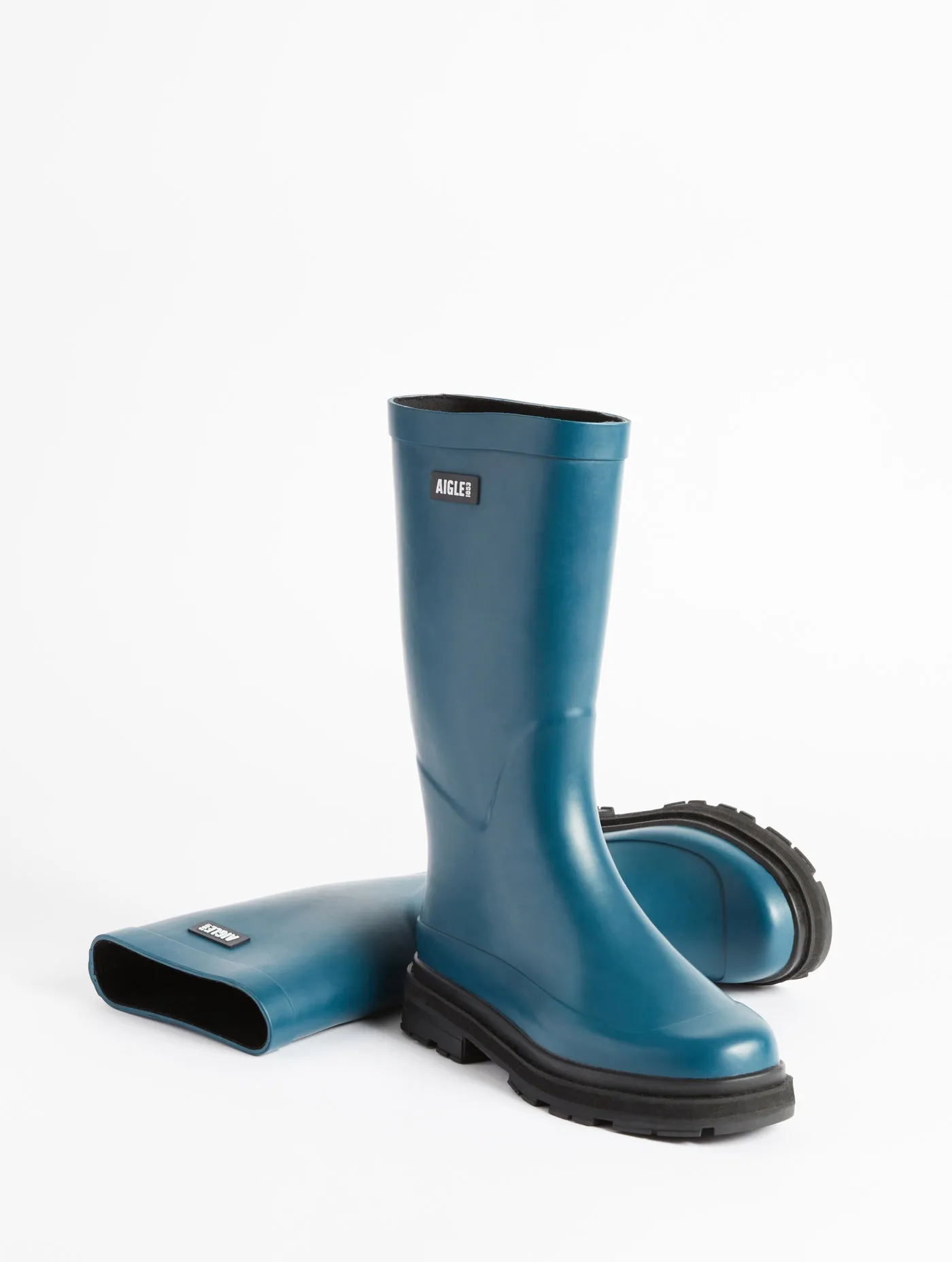 Women hybrid rain boot for unbeatable style