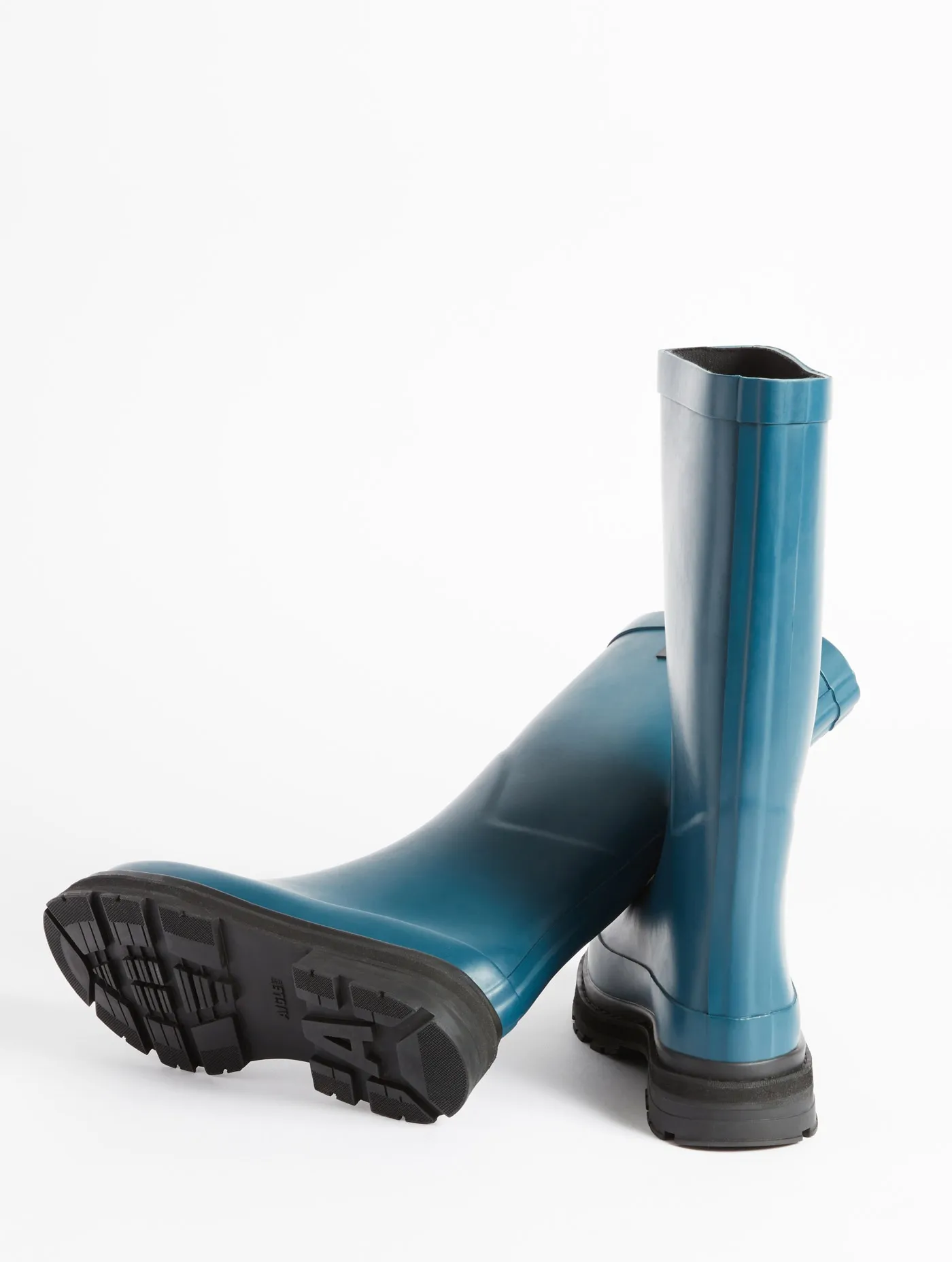 Women hybrid rain boot for unbeatable style